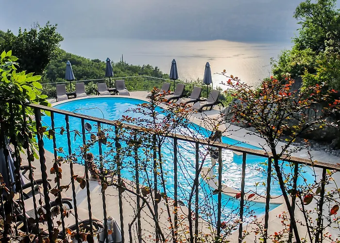 Querceto Wellness & By Double Hospitality Отель Мальчезине