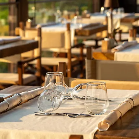 Отель Querceto Wellness & By Double Hospitality Мальчезине