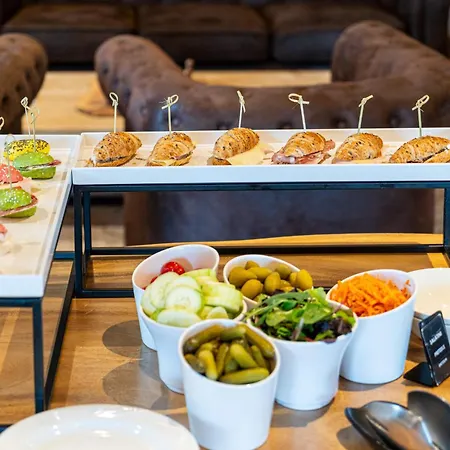 Querceto Wellness & By Double Hospitality Мальчезине